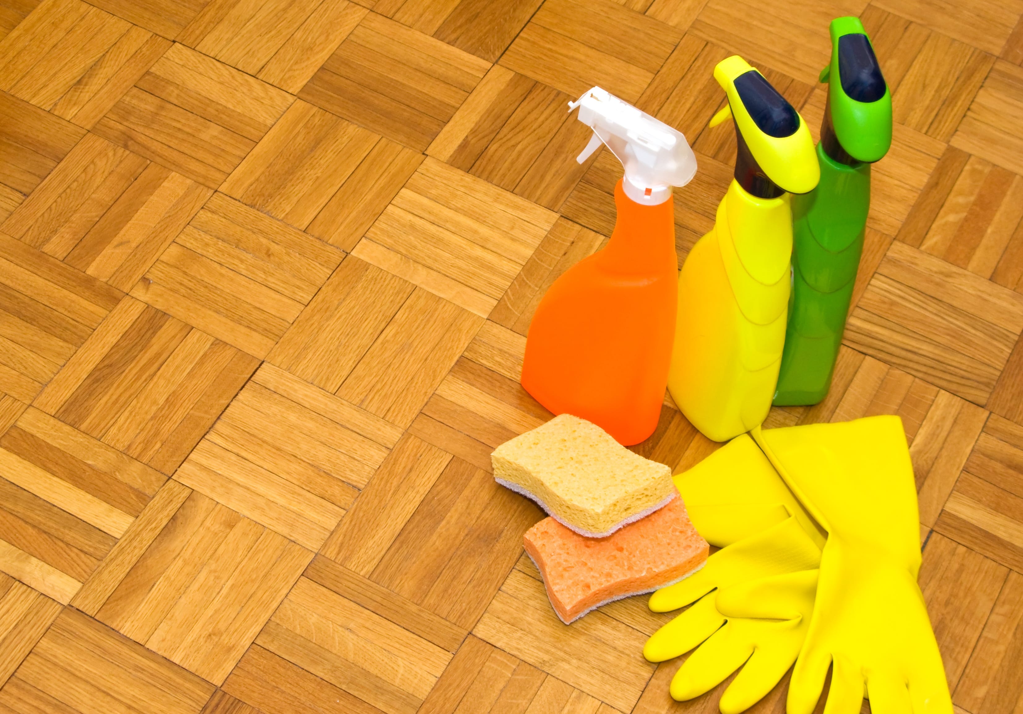 Come pulire un pavimento ruvido: macchine e prodotti