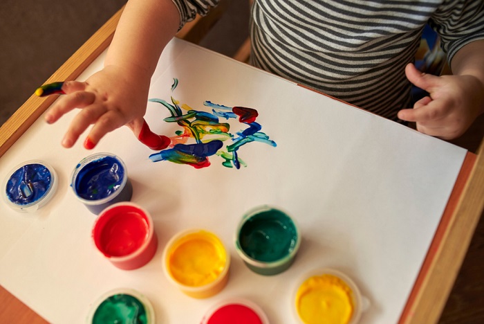 Tempera o colori a dita fatti in casa veloce  Kids crafts, Mestieri fai da  te, Giochi in casa per bambini