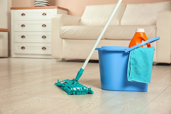 Lavi i pavimenti con il mocio? Fallo tornare come nuovo, pulito ed  igienizzato: addio batteri