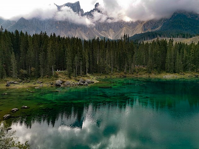 lago carezza