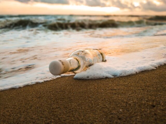 Vetro raccolto in spiaggia 10 idee per riciclarlo